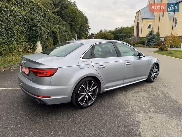 Audi A4 - фото 5