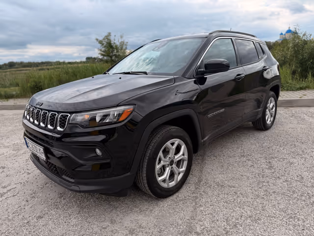 Jeep Compass - фото 1