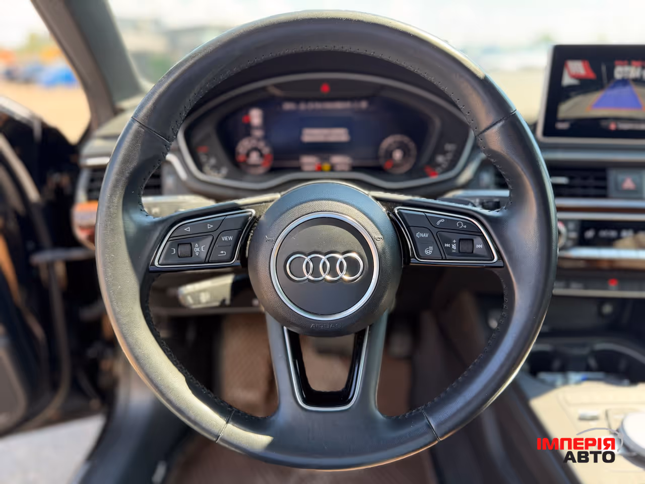 Audi A4 - фото 8