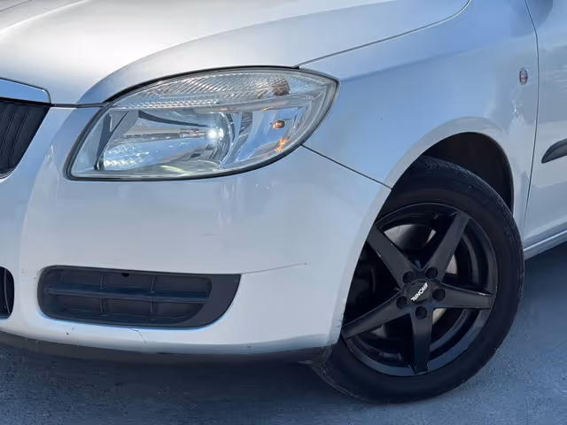 Skoda Roomster - фото 2