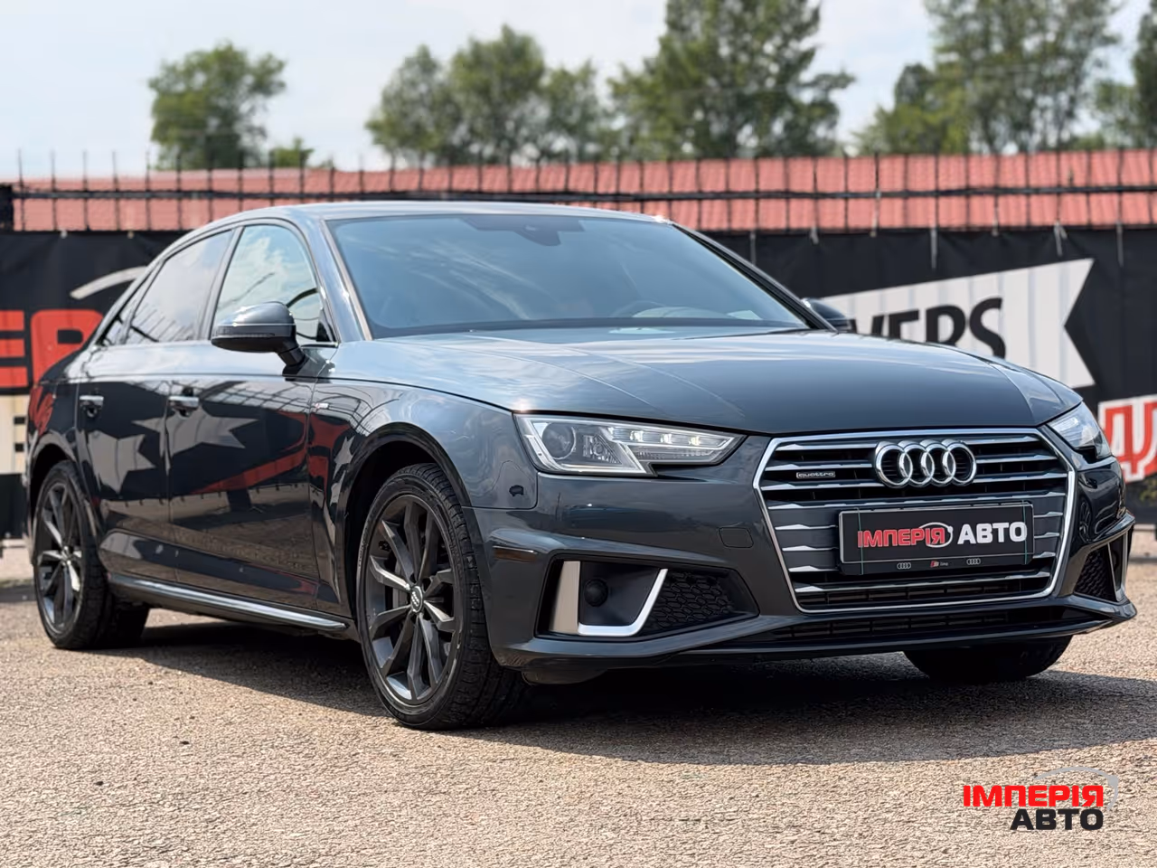 Audi A4 - фото 3