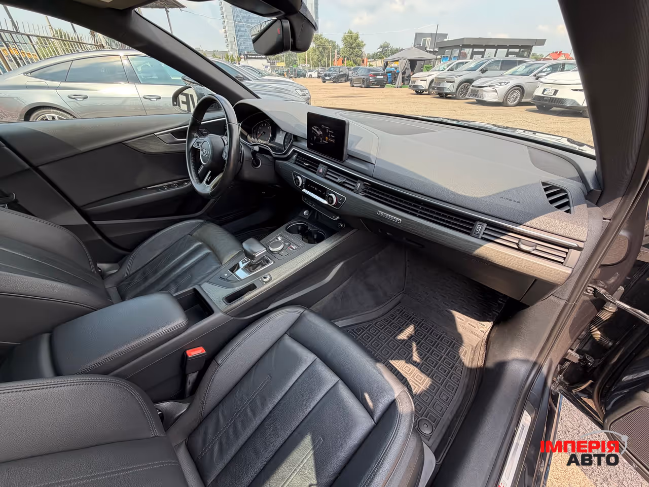 Audi A4 - фото 21