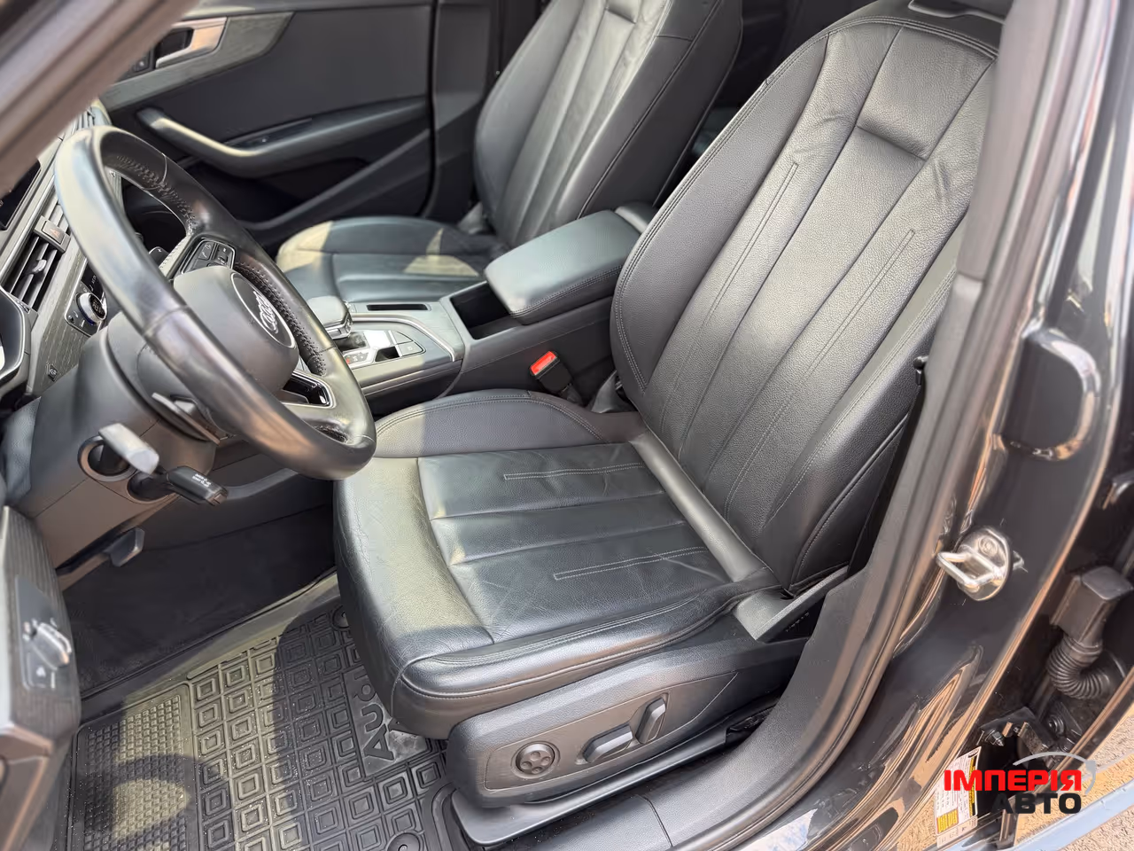 Audi A4 - фото 7