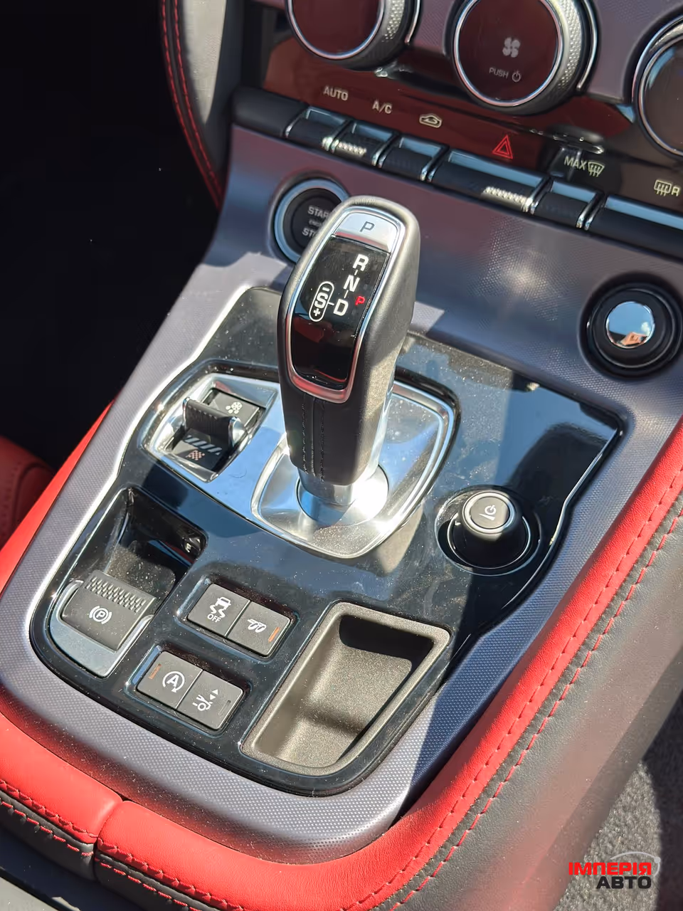 Jaguar F-Type - фото 12