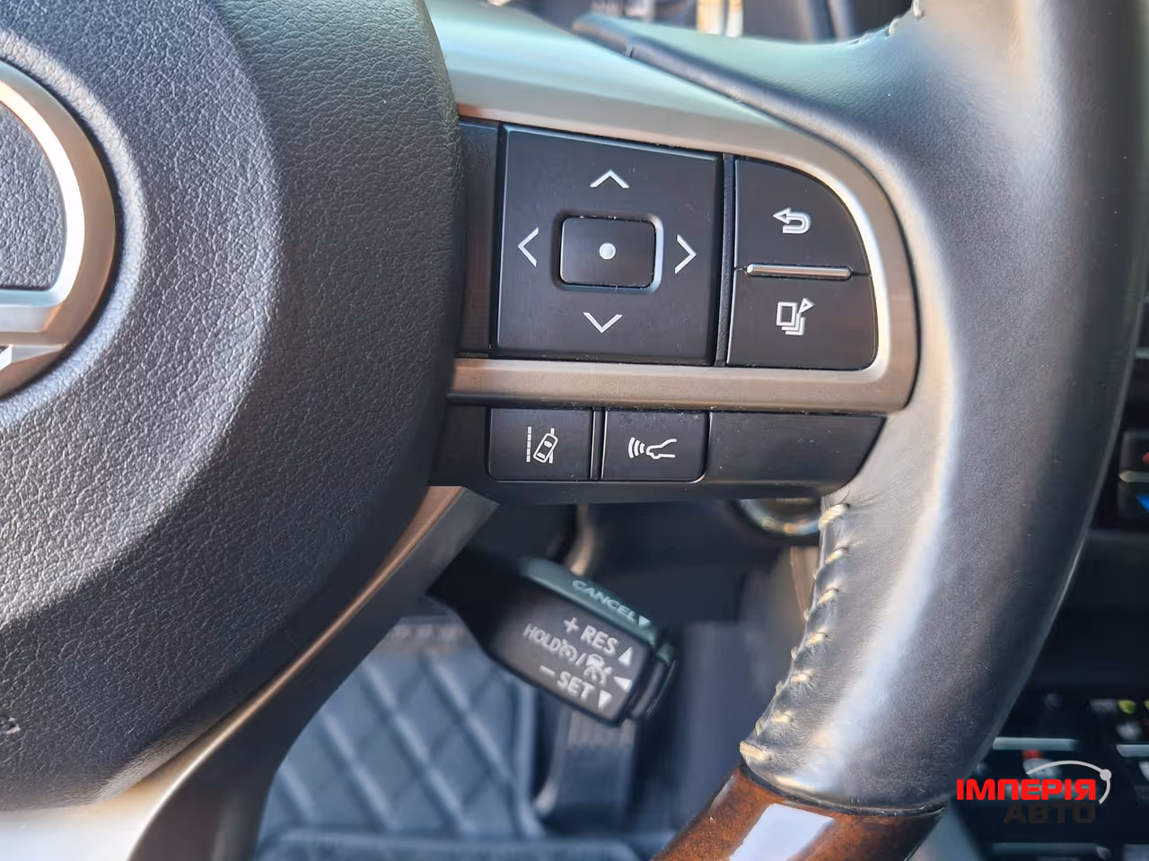 Lexus RX - фото 21