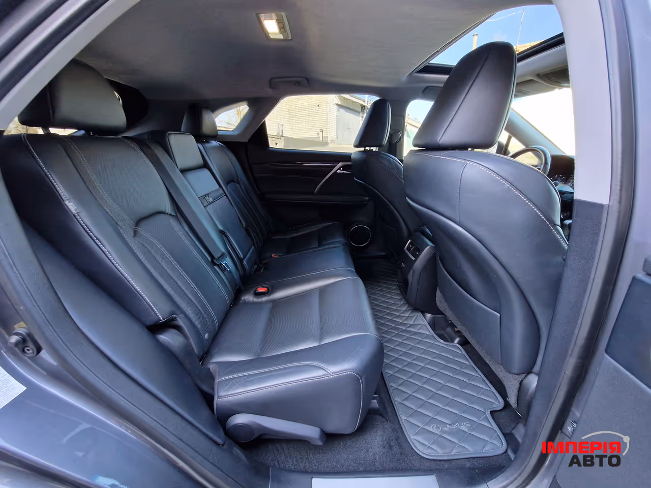 Lexus RX - фото 34