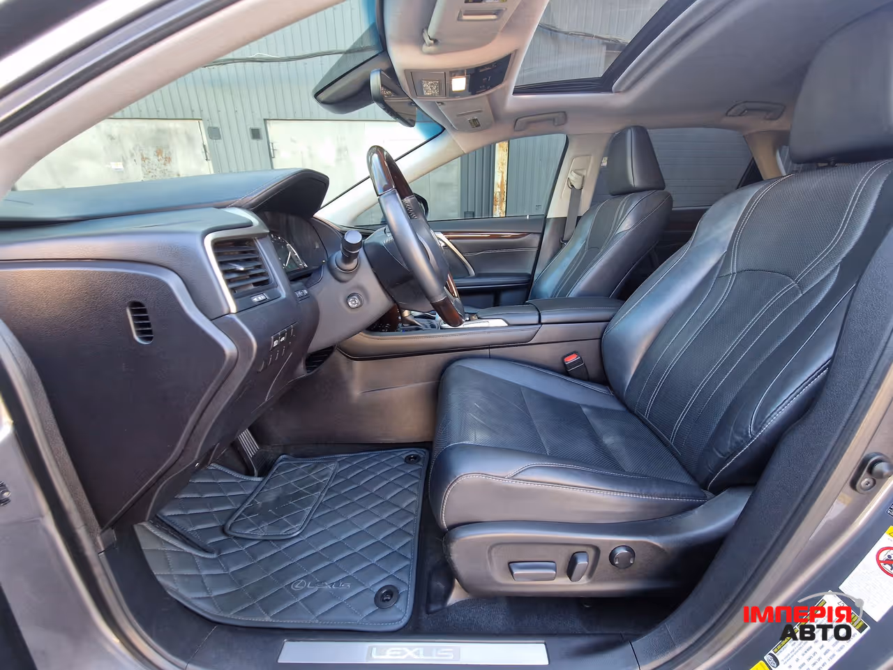Lexus RX - фото 11
