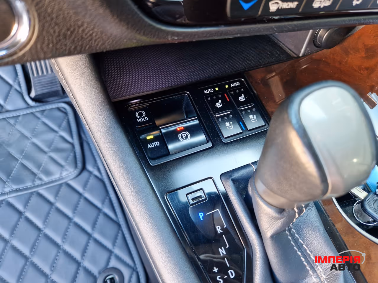 Lexus RX - фото 23