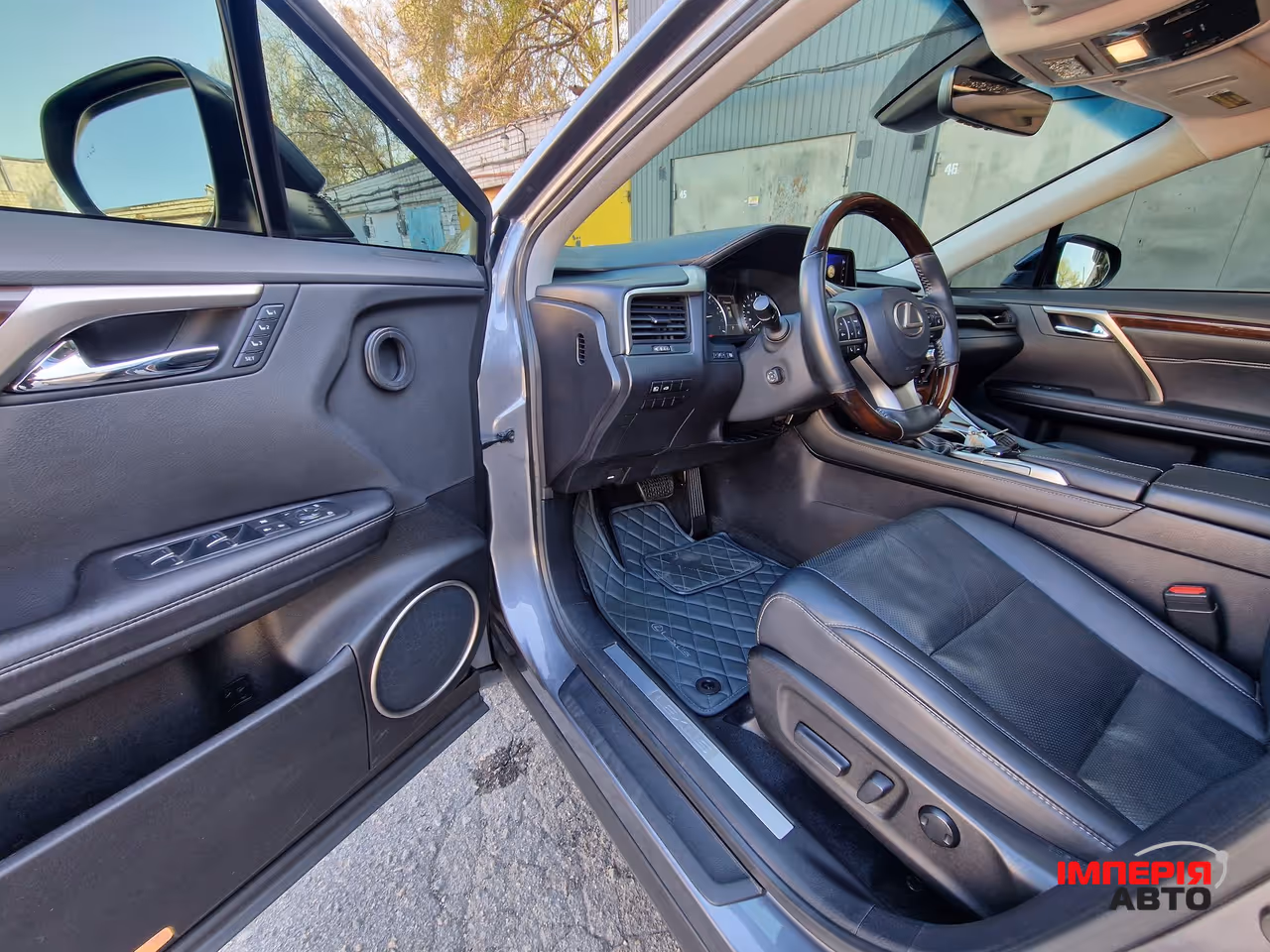 Lexus RX - фото 10