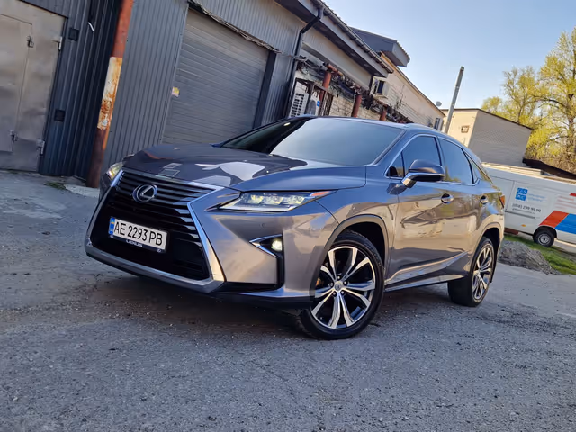 Lexus RX - фото 1