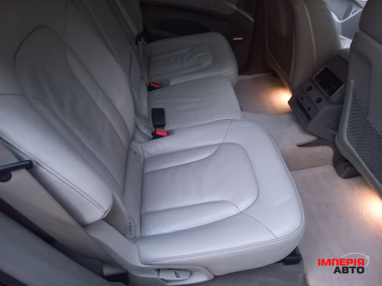 Audi Q7 - фото 7