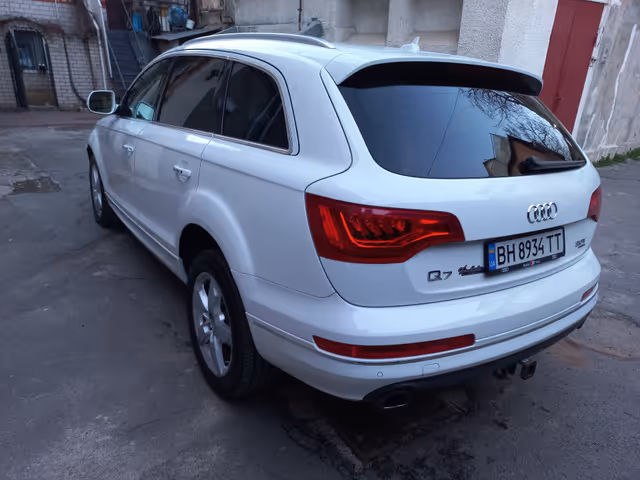 Audi Q7 - фото 4