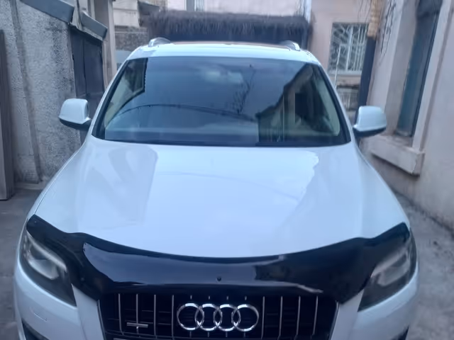Audi Q7 - фото 1