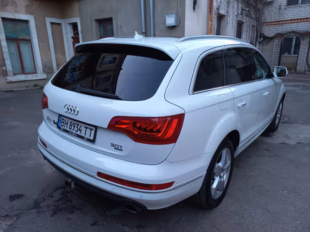 Audi Q7 - фото 5