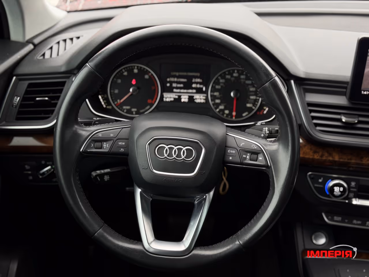 Audi Q5 - фото 11