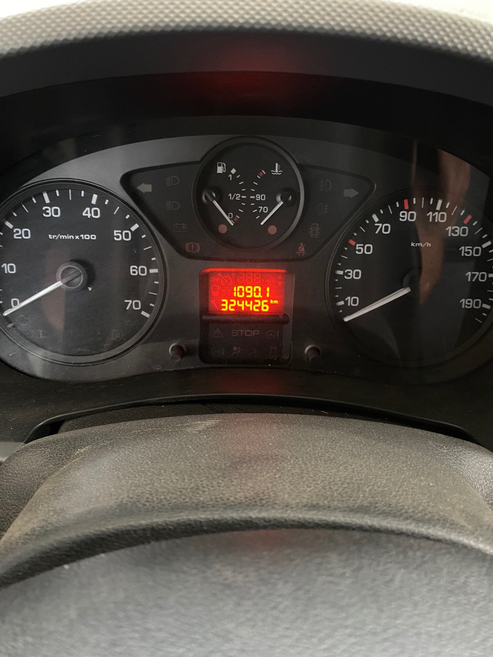 Peugeot Partner - фото 9