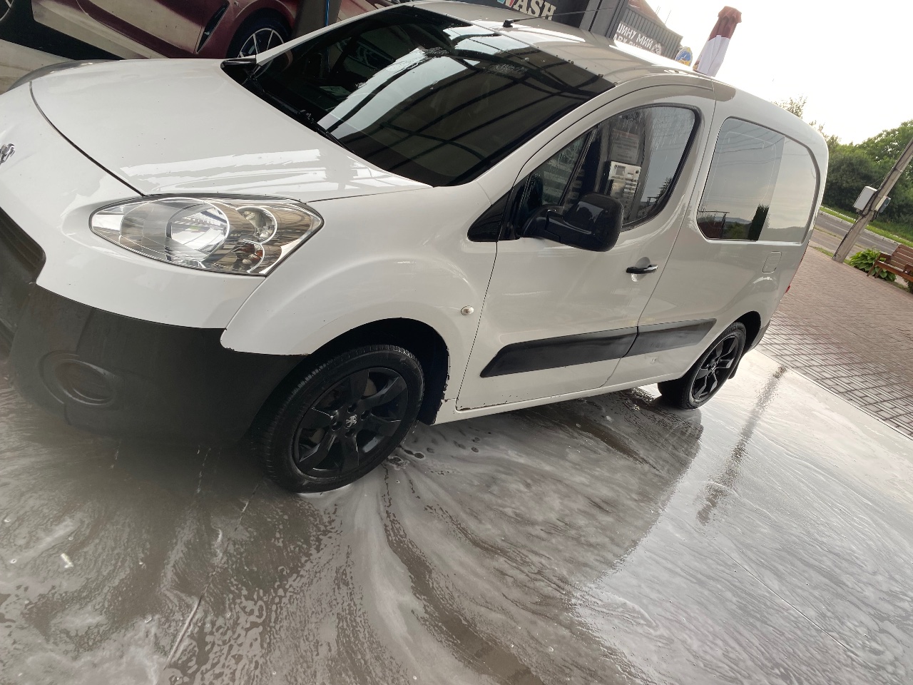 Peugeot Partner - фото 8