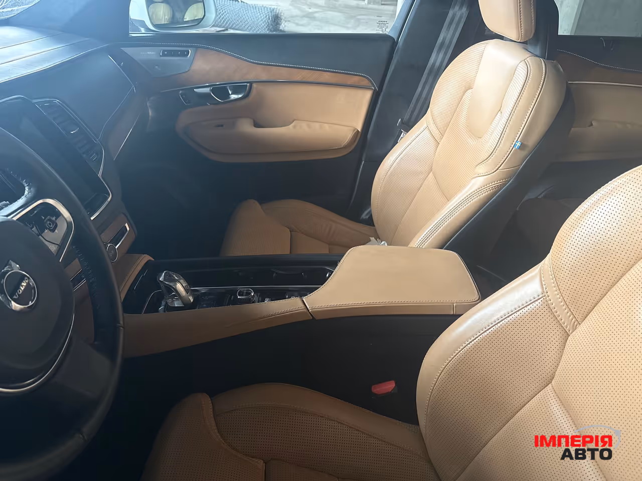 Volvo XC90 - фото 8