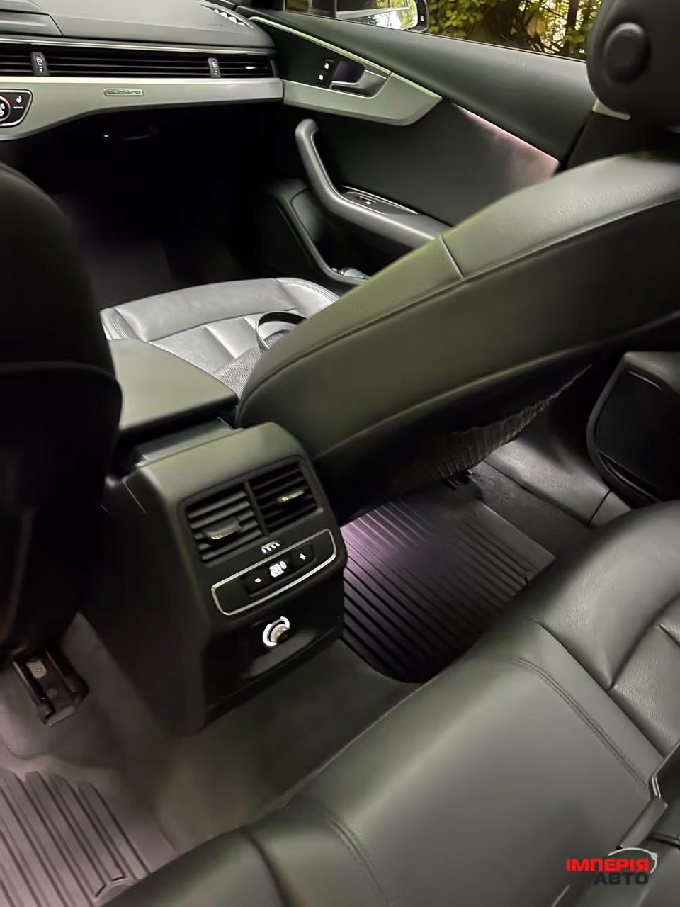 Audi A4 - фото 10