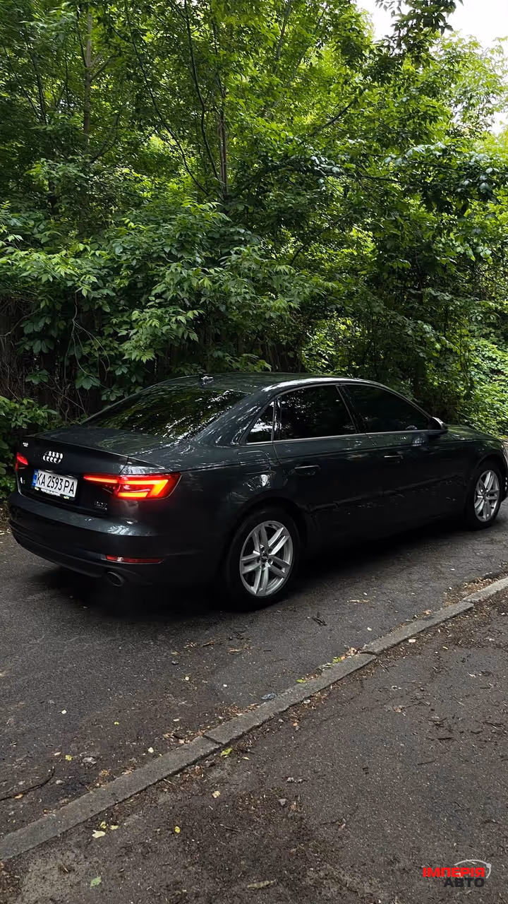 Audi A4 - фото 5