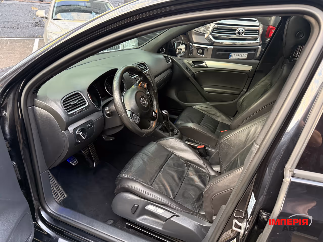 Volkswagen Golf R - фото 11