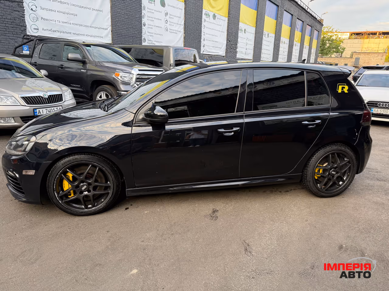 Volkswagen Golf R - фото 8
