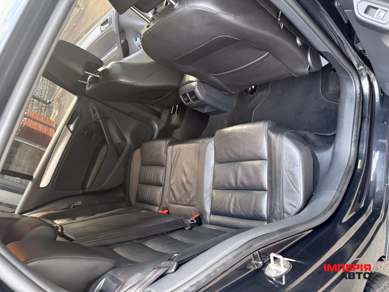 Volkswagen Golf R - фото 16