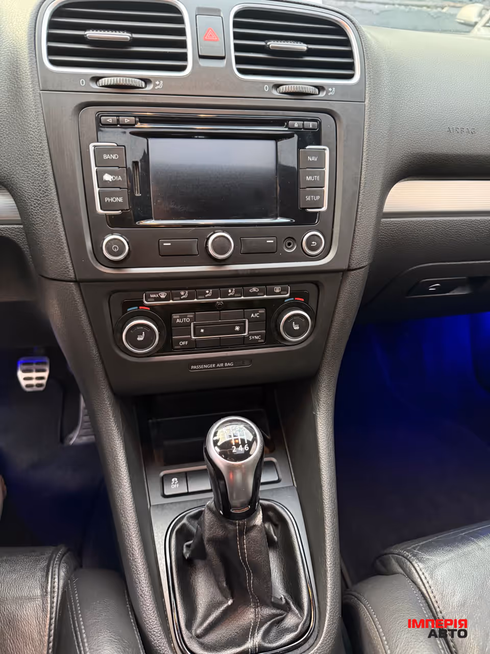 Volkswagen Golf R - фото 14