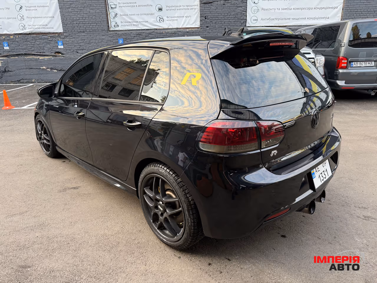 Volkswagen Golf R - фото 6