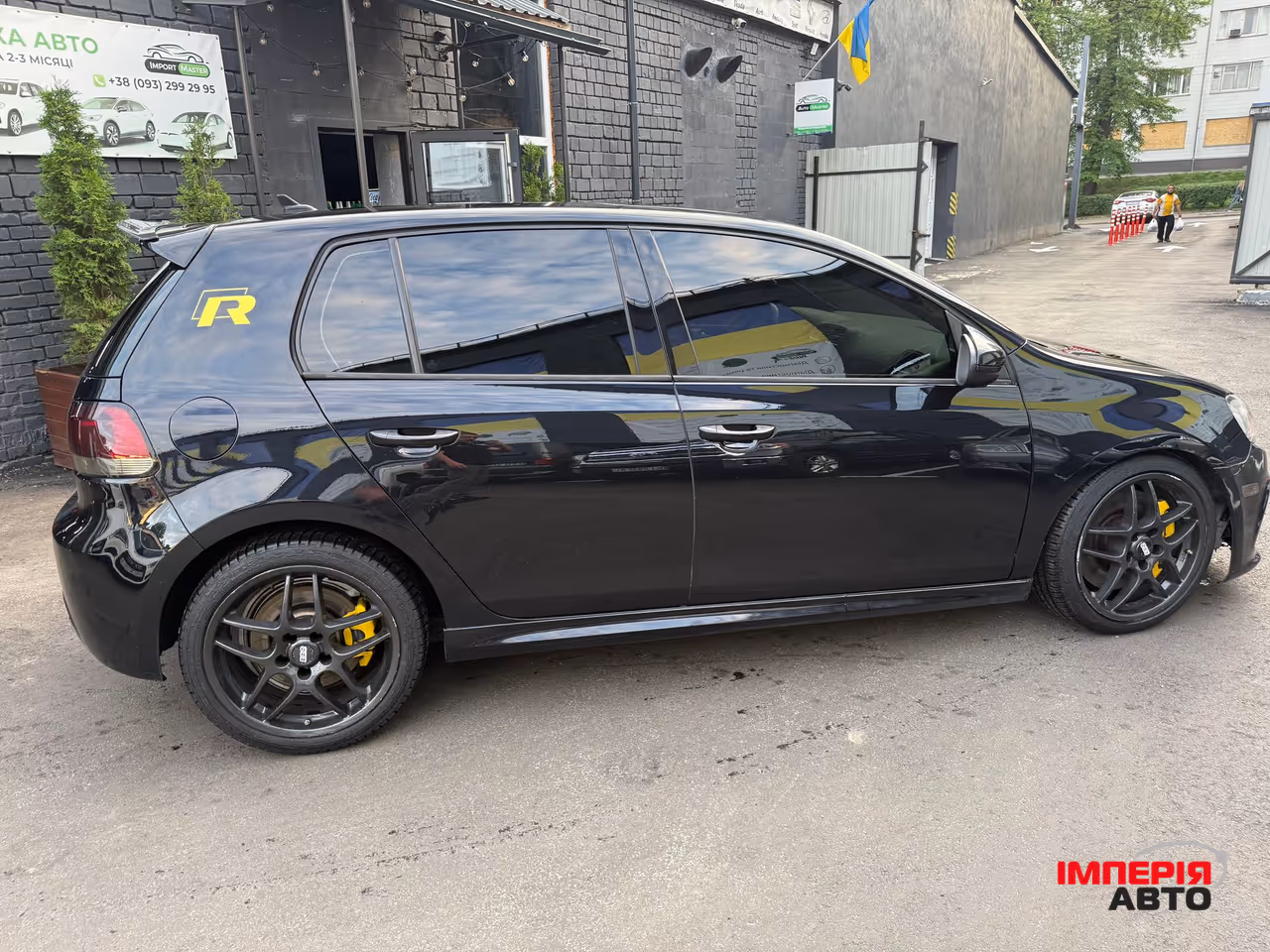 Volkswagen Golf R - фото 1