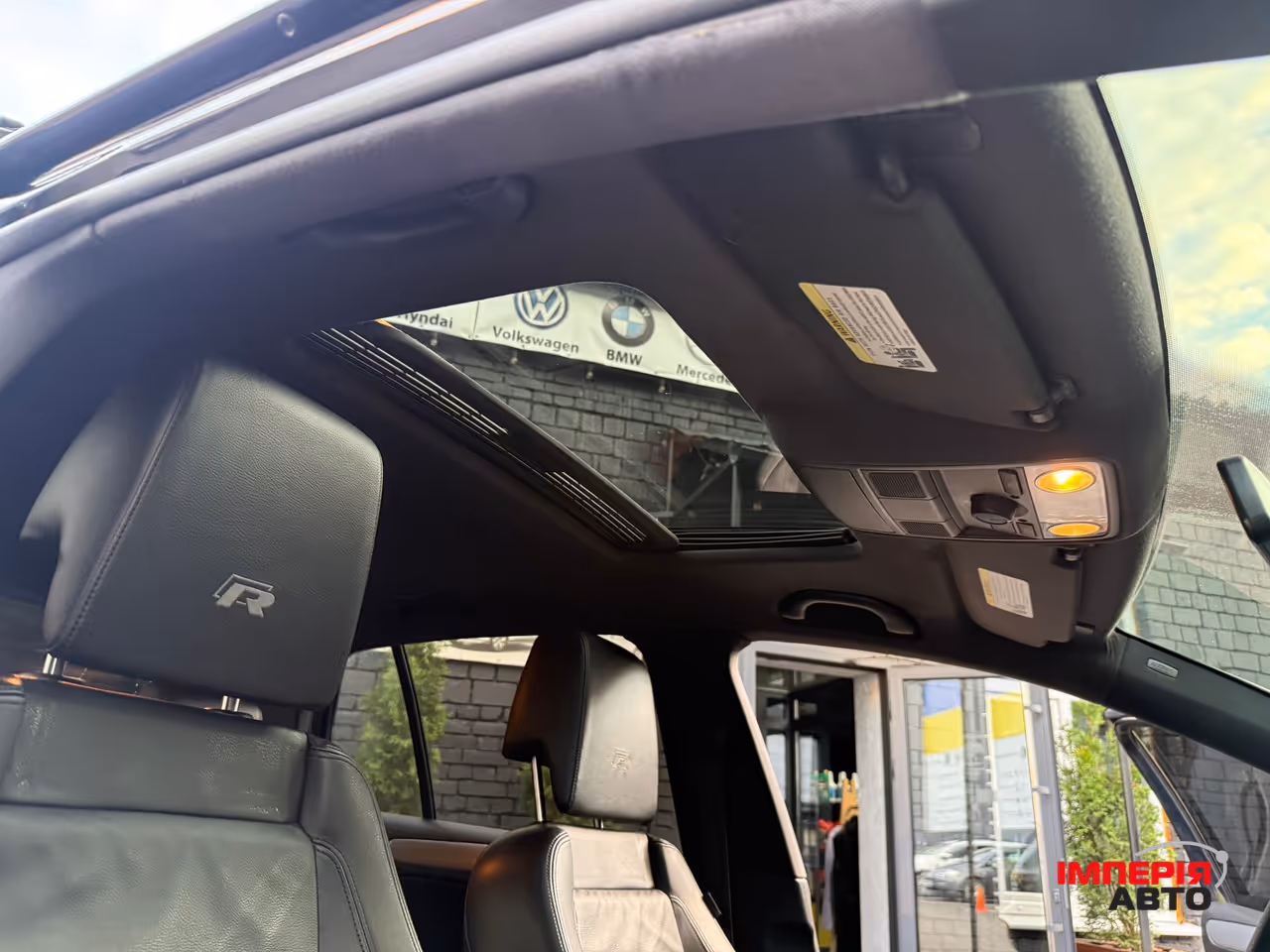 Volkswagen Golf R - фото 18