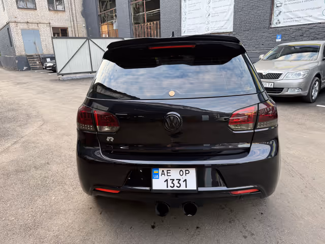 Volkswagen Golf R - фото 5