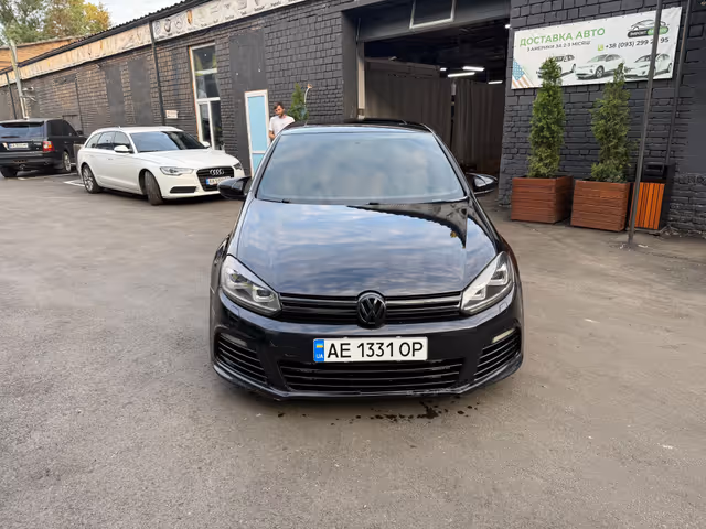 Volkswagen Golf R - фото 3