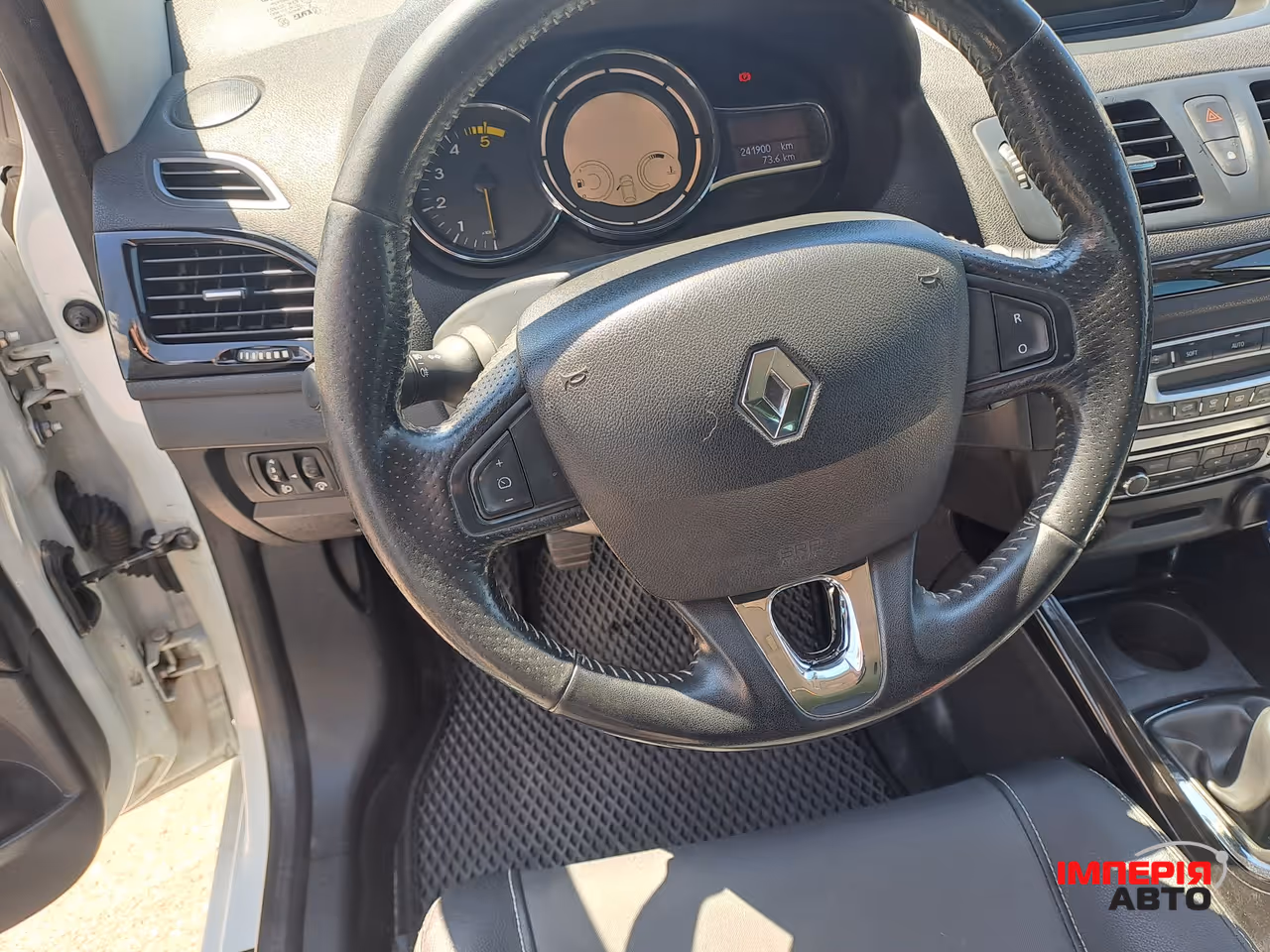 Renault Megane - фото 23