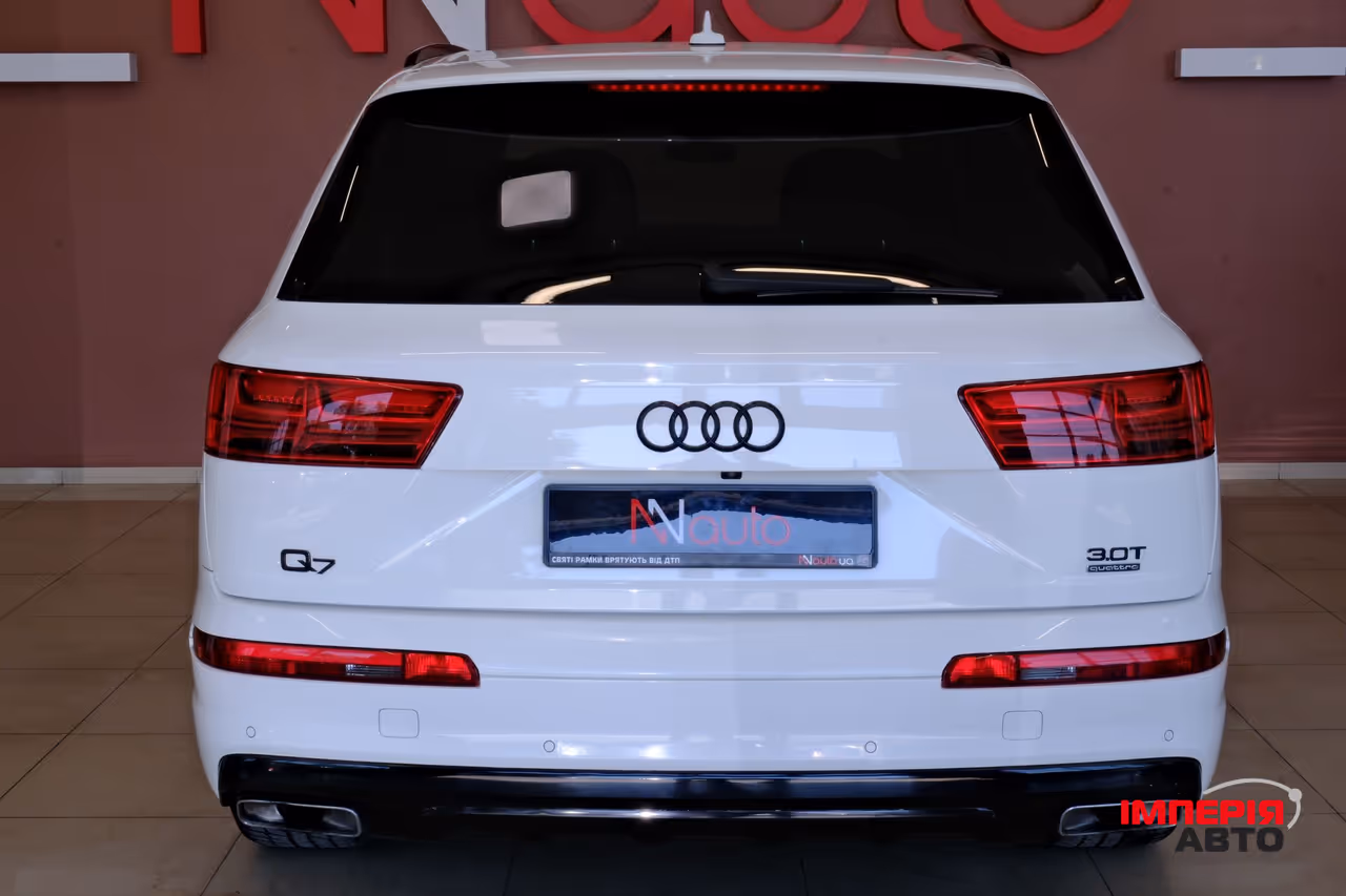 Audi Q7 - фото 6