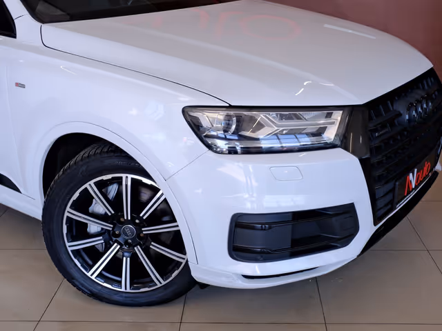 Audi Q7 - фото 3