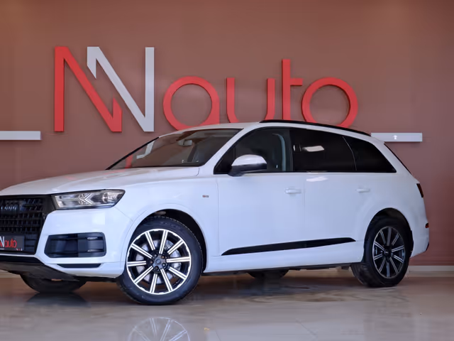Audi Q7 - фото 1