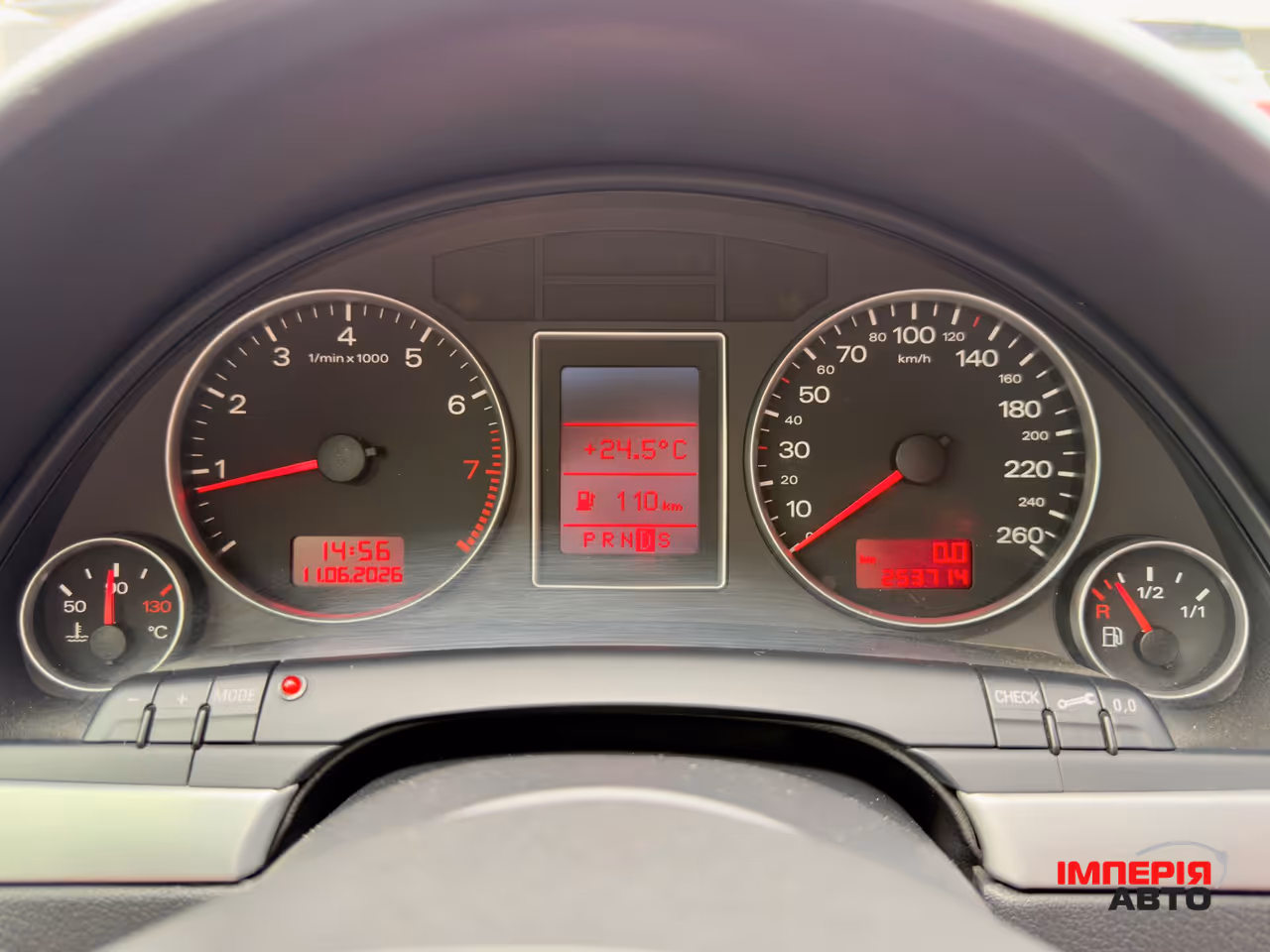 Audi A4 - фото 29