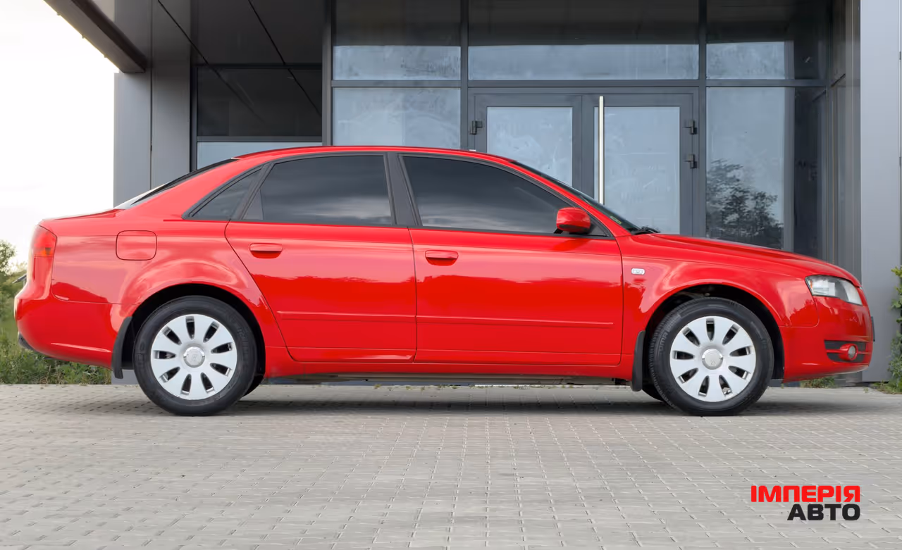 Audi A4 - фото 5