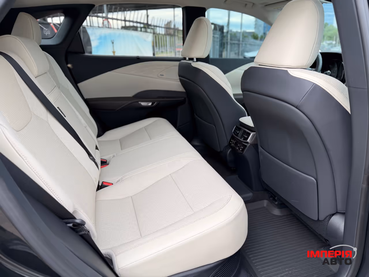 Lexus RX - фото 19