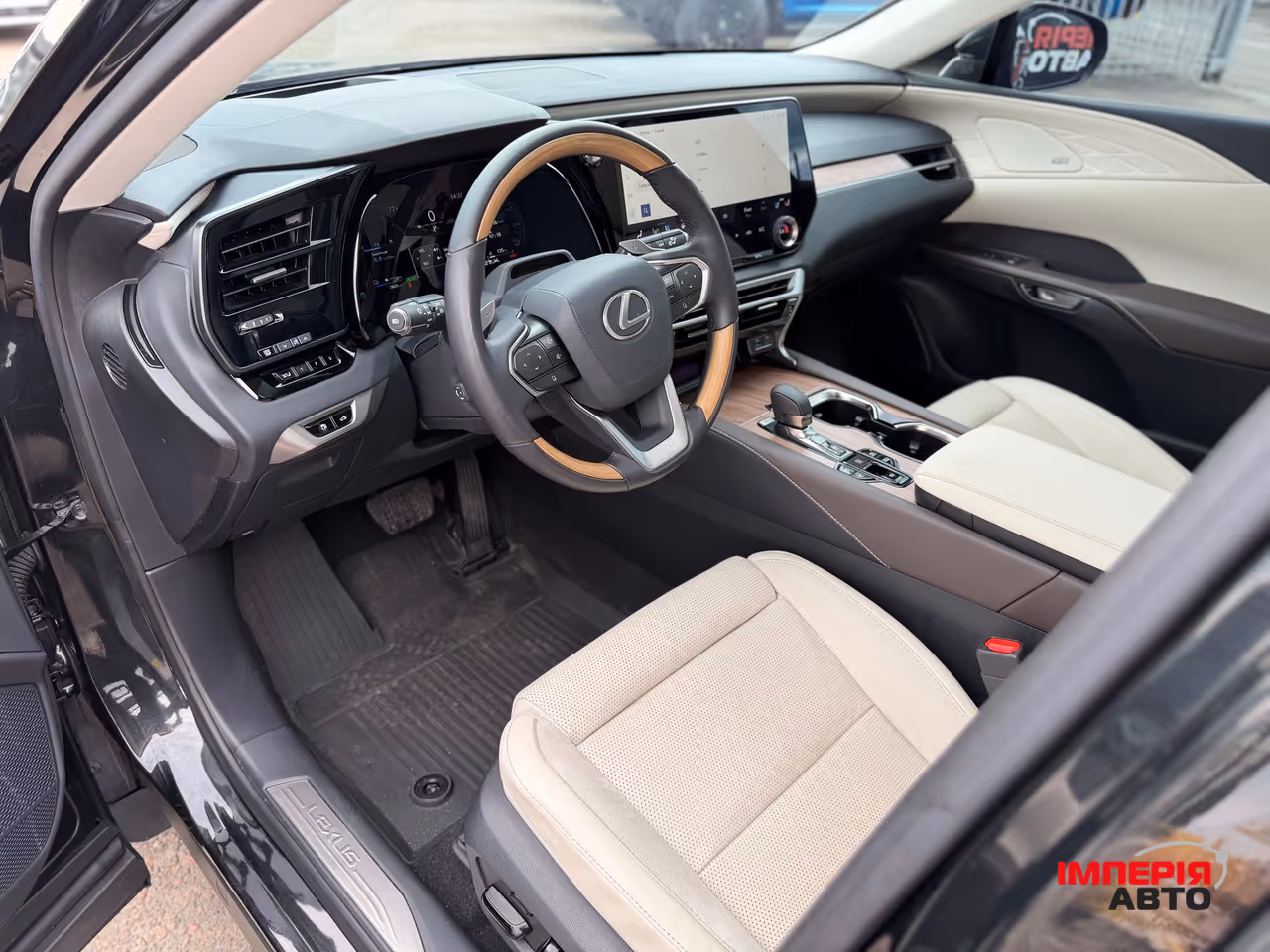 Lexus RX - фото 11