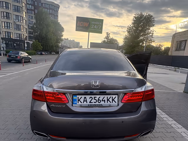 Honda Accord - фото 2