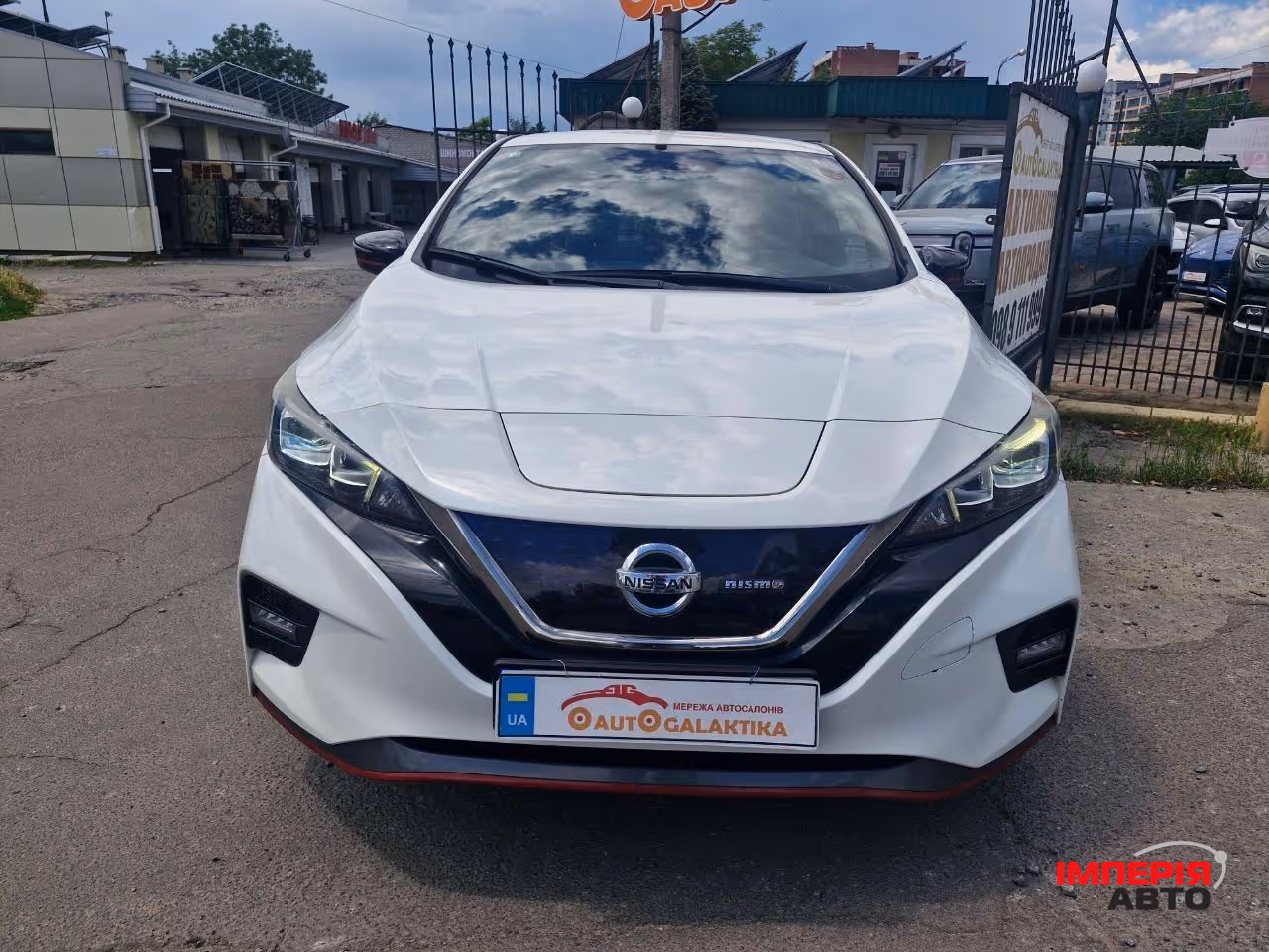 Nissan Leaf - фото 2