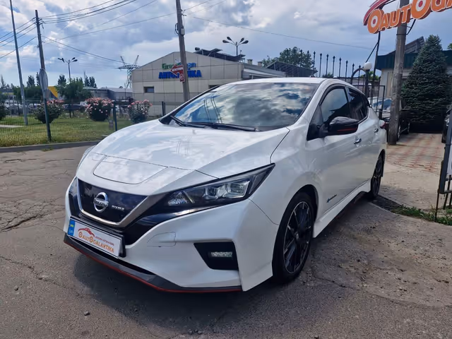 Nissan Leaf - фото 1