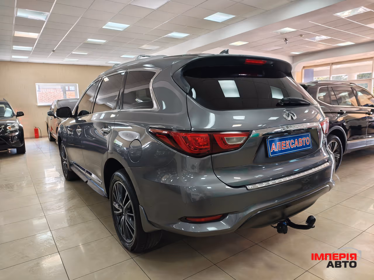 Infiniti QX60 - фото 2