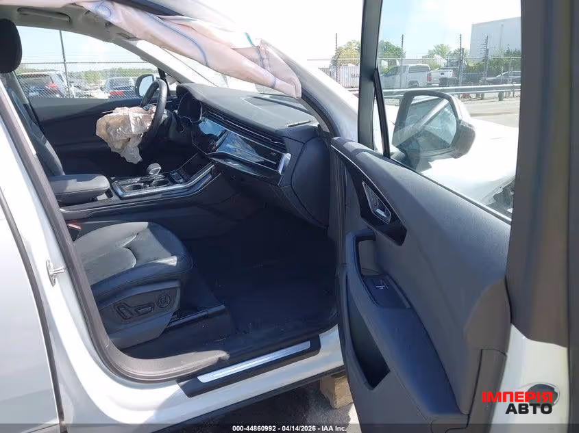 Audi Q7 - фото 10