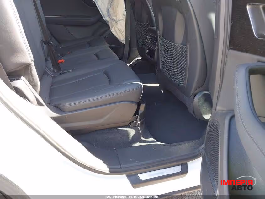 Audi Q7 - фото 11