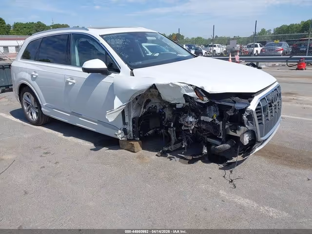 Audi Q7 - фото 2