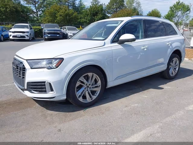 Audi Q7 - фото 1