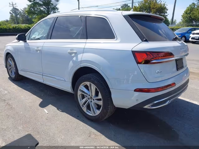 Audi Q7 - фото 3